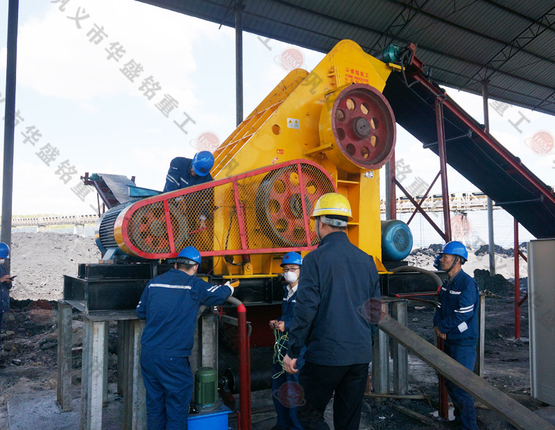 砖厂处理煤矸石页岩适合用哪种粉碎机？多少钱一台